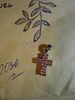 Отдается в дар Подвеска в форме креста