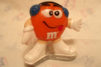 Отдается в дар Фигурка M&M