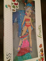Отдается в дар Игра «одень куклу»: бумажная кукла с костюмами