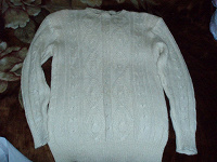 Отдается в дар Красивый свитер р-р 52-54