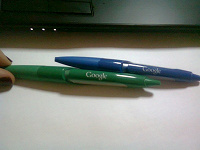 Отдается в дар Кулькові ручки з логотипом Google