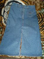 Отдается в дар Юбка джинсовая (32 размер)