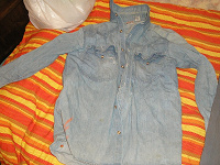 Отдается в дар Рубашки — джинсовая и «байковая синтетика» р50-52
