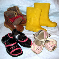 Отдается в дар Детская обувь на 1-2-3 года (дети разные и ножки тоже)