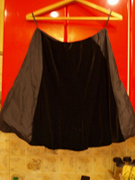 Отдается в дар Оригинальная юбка-баллон и не менее оригинальная кофта 46-48 р-р.