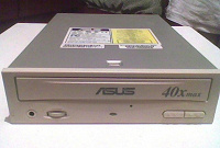 Отдается в дар CD-ROM ASUS