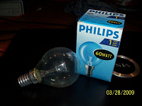 Отдается в дар Лампочка маленькая PHILIPS 1 YEAR 60 WATT 230 V