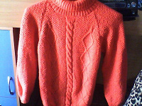 Отдается в дар женский свитер
