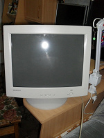 Отдается в дар ЭЛТ монитор 17" SAMTRON 76E