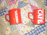 Отдается в дар 2 кружки Nescafe