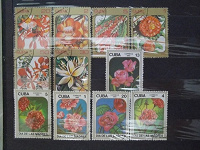 Отдается в дар Цветы на почтовых марках.