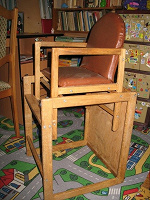 Отдается в дар стол+стул=стульчик для крмления и как парта