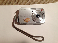 Отдается в дар Цифровой фотоаппарат Sony Cyber–Shot DSC–N1 8.1мп