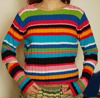 Отдается в дар Разноцветный свитер и серая кофта