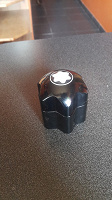 Отдается в дар Флакон от мужского одеколона montblanc emblem