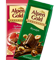Отдается в дар Две шоколадки «Alpen Gold» клубника с йогуртом и молочный с фундуком