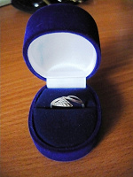 Отдается в дар юбилейный дар: серебряное кольцо