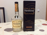 Отдается в дар Бутылка из под Hennessy