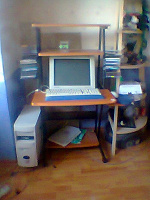 Отдается в дар Рабочий компьютер и компьютерный стол