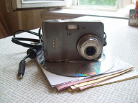 Отдается в дар Фотоаппарат цифровой Nikon Coolpix L2 (нуждается в ремонте!)