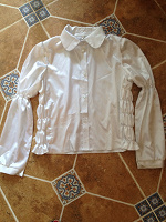 Отдается в дар Белая атласная блузка размер 40