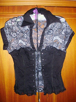 Отдается в дар Летняя(хоть и черная) блузка с коротким рукавом