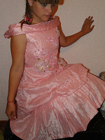 Отдается в дар розовое платье для принцессы 10-11 лет