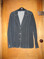 Отдается в дар Джинсовый женский пиджак рр 52-54