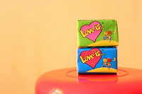 Отдается в дар Лгендарная жвачка Love is....)