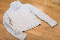 Отдается в дар свитер (size S)