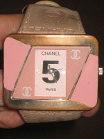 Отдается в дар Наручные часы «CHANEL»