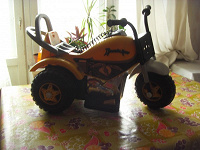 Отдается в дар Трехколесный детский мотоцикл.