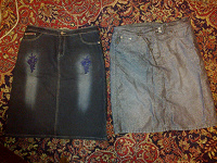 Отдается в дар 2 джинсовые женские юбки.50-52 р-ра