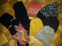 Отдается в дар шапки шарфы