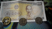 Отдается в дар Банкнота и монеты (Вьетнам, Китай, СССР, рубль)