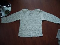Отдается в дар женский ажурный свитерок