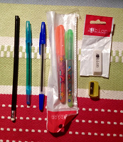 Отдается в дар Канцелярия: ручки, карандаш, маркеры, ластик, точилка