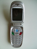 Отдается в дар Телефон Samsung SGH-E300.