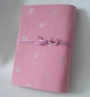 Отдается в дар розовый блокнот для маленькой прынцесски=)