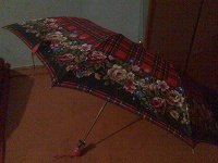 Отдается в дар красный зонт