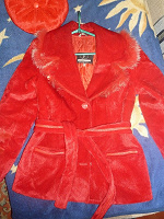 Отдается в дар Красная куртка