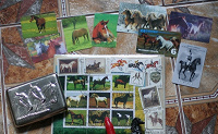 Отдается в дар для любителей лошадей!!! наклейки, карточки, марки, коробочка