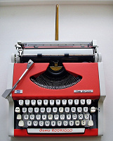 Отдается в дар Пишущая машинка UNIS