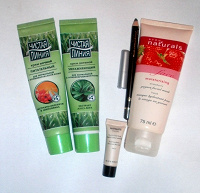 Отдается в дар Женское. Маска Avon