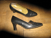 Отдается в дар Туфли женские черные кожа Испания 35-36 размер.