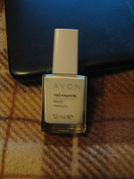 Отдается в дар Белый лак для французского маникюра AVON