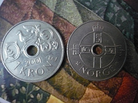 Отдается в дар Монеты 1 krone (1999, 2001гг)