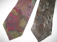 Отдается в дар 2 мужских галстука
