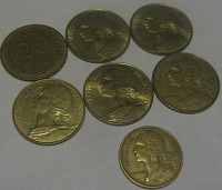 Отдается в дар Монеты Франции, 20 и 10 сантимов