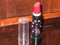 Отдается в дар Губная помада Avon